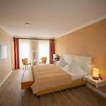 & Restaurant Alte Schule Hotel Siek