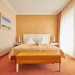 Hotel & Restaurant Alte Schule 4*