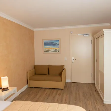 & Restaurant Alte Schule Otel 4*