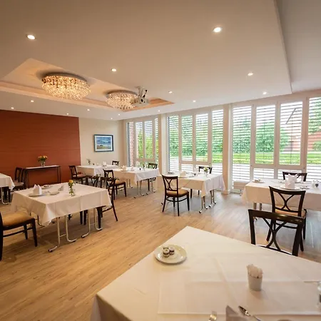 Hotel & Restaurant Alte Schule 4*