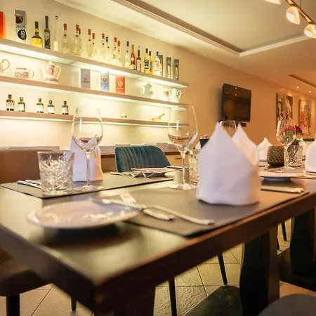 Otel & Restaurant Alte Schule 4*