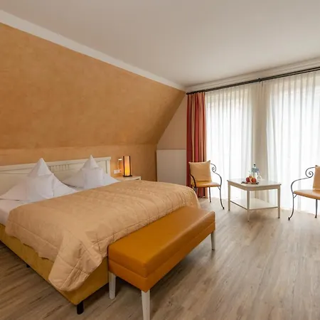 & Restaurant Alte Schule Otel 4*