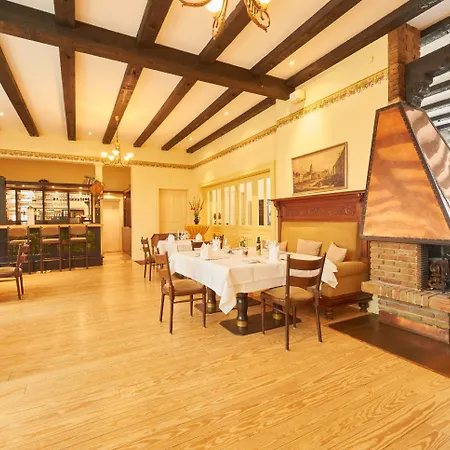 & Restaurant Alte Schule Ξενοδοχείο