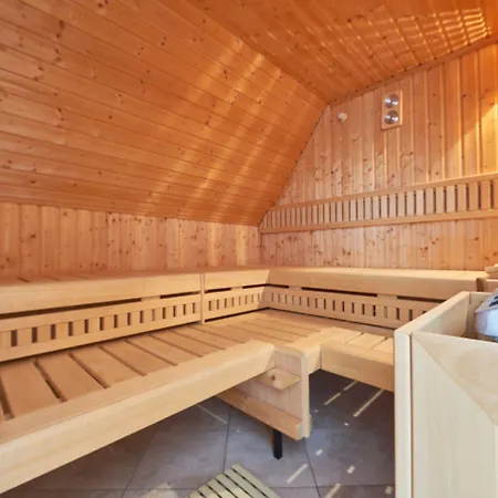 & Restaurant Alte Schule Hotel 4*