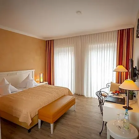 & Restaurant Alte Schule 4*