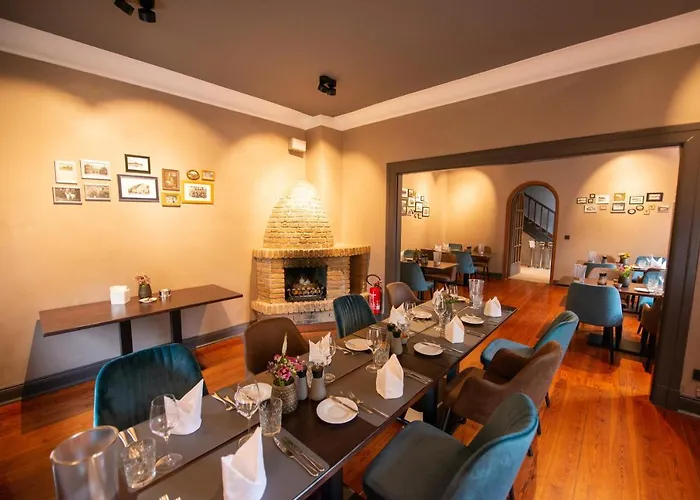 & Restaurant Alte Schule فندق 4*