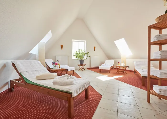 & Restaurant Alte Schule 4*