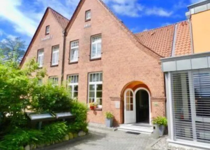 & Restaurant Alte Schule 4*